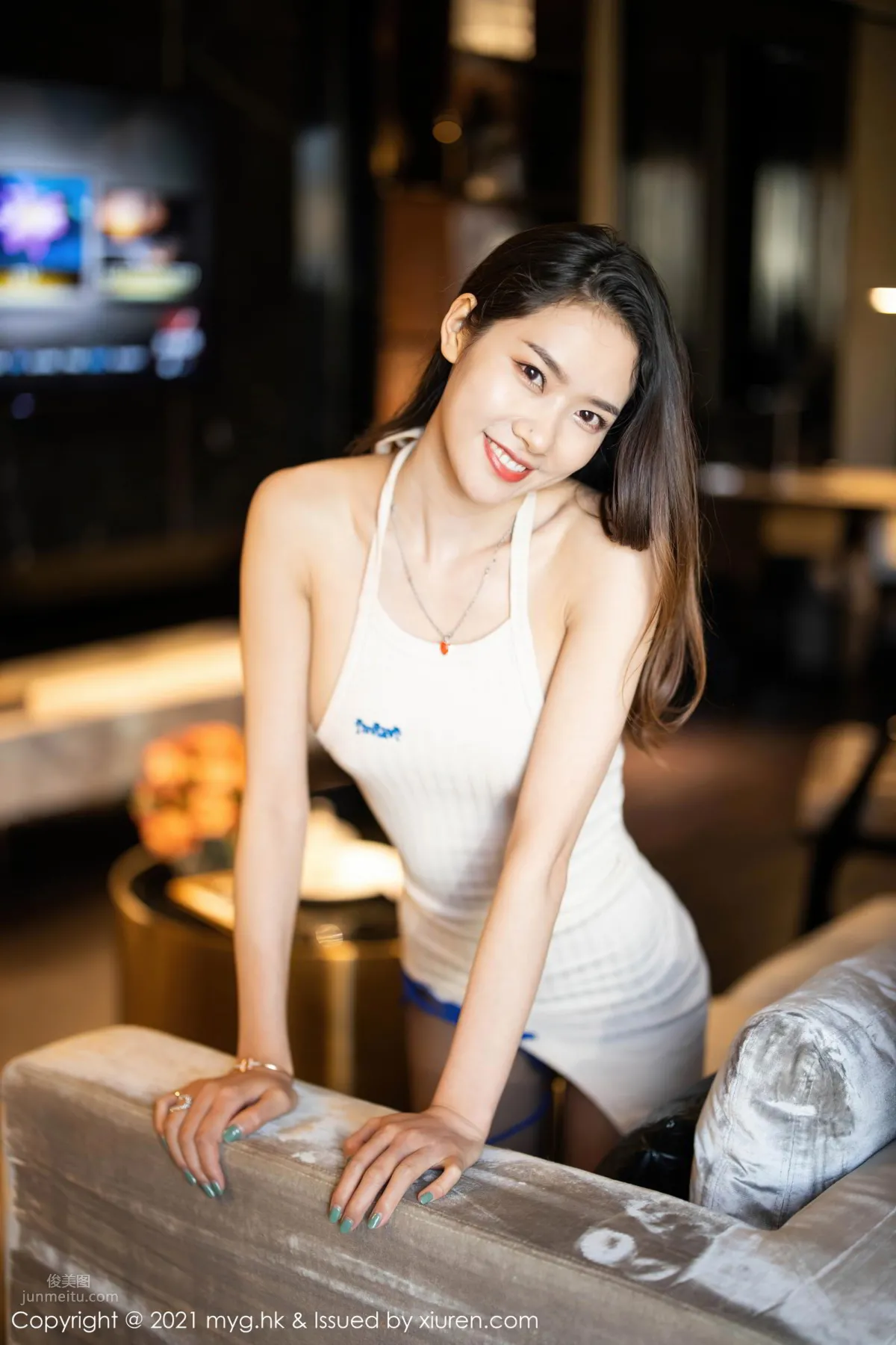 骨感美人方子萱 白色長裙妩媚呈現 16