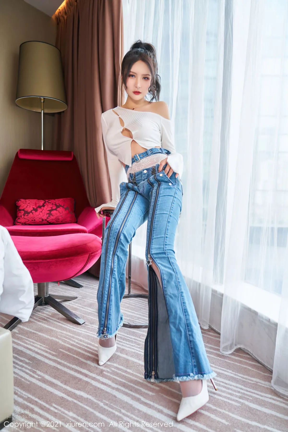 明豔動人Emily尹菲 獨特魅力的牛仔褲 8