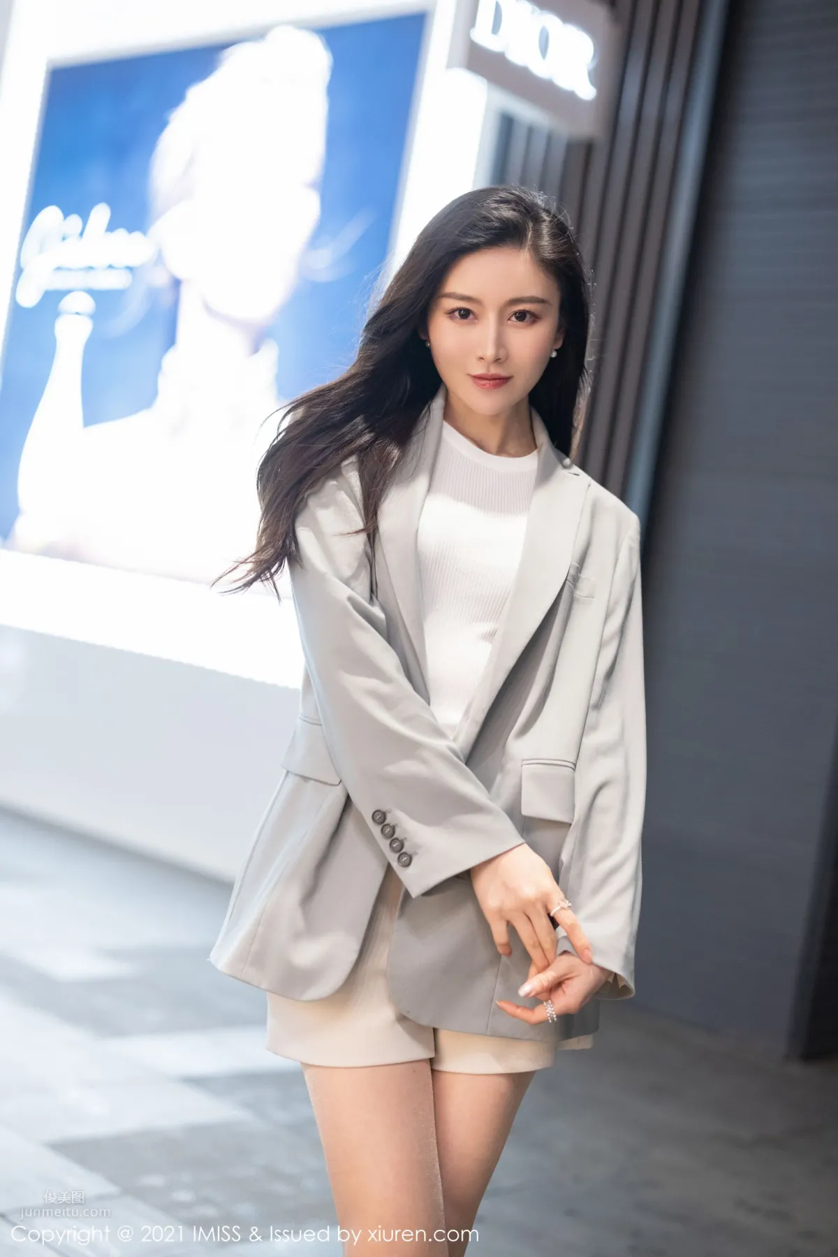 氣質美女Vanessa 優雅多姿的職場OL 2