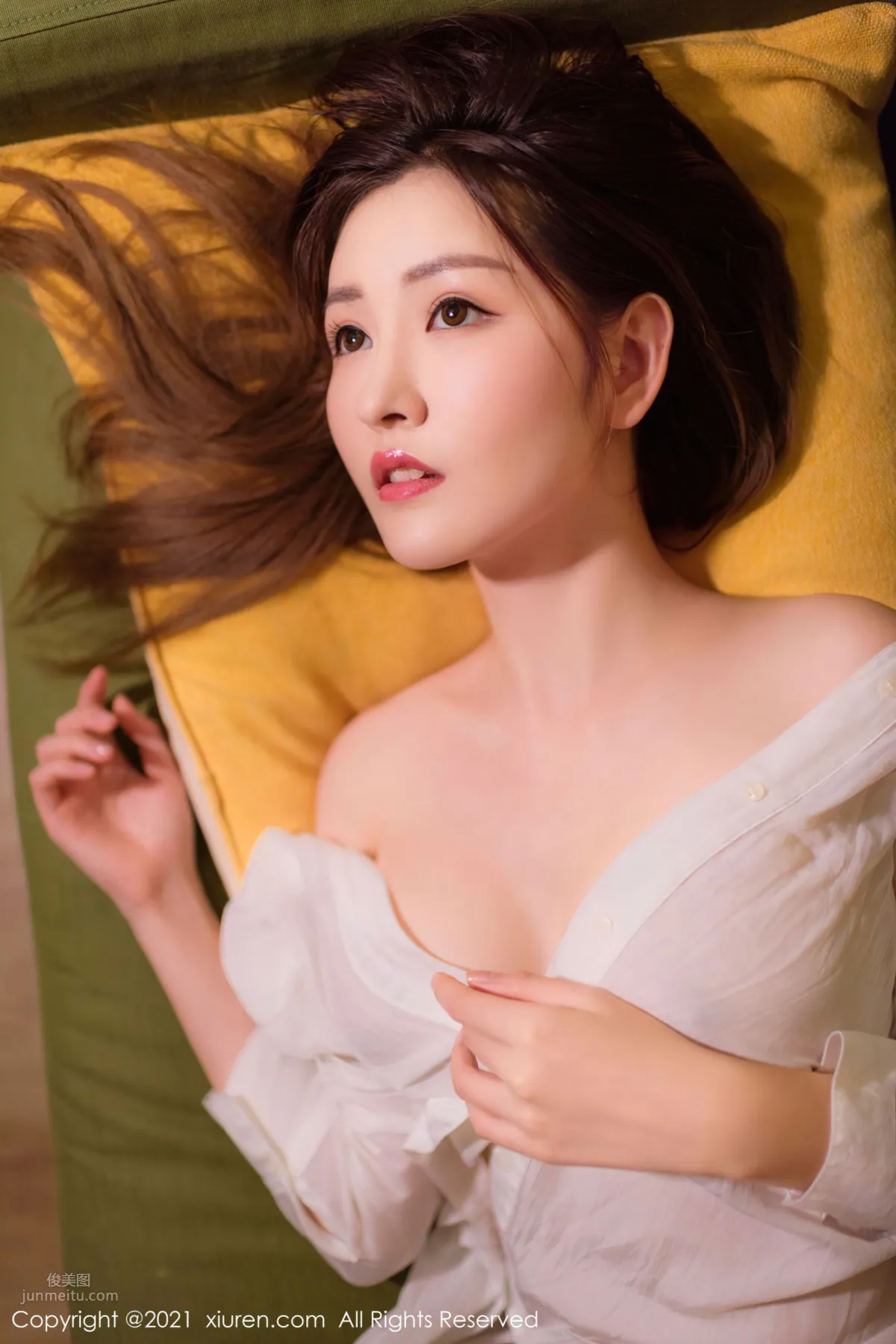 宅男女神沈夢瑤 慵懶的躺在沙發上 26