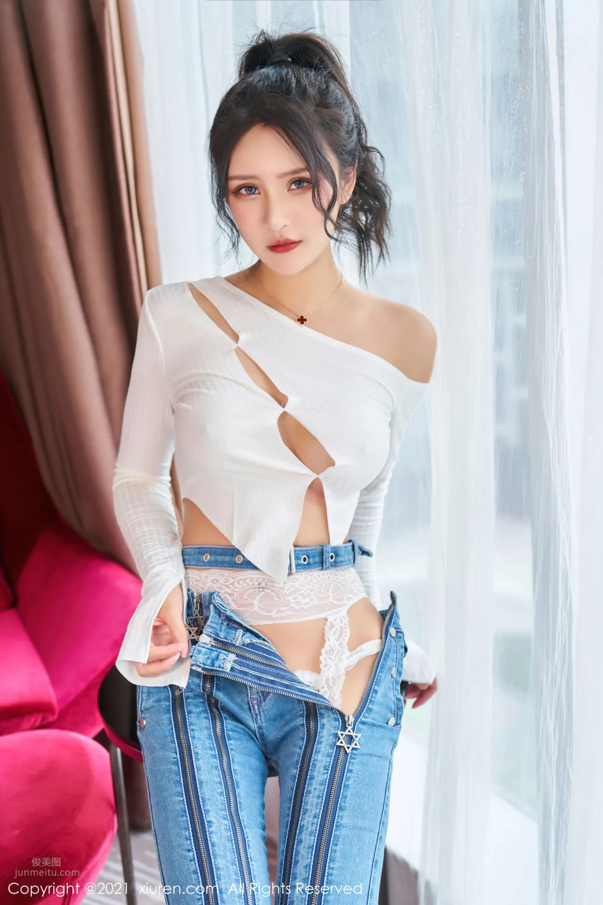 明豔動人Emily尹菲 獨特魅力的牛仔褲 9
