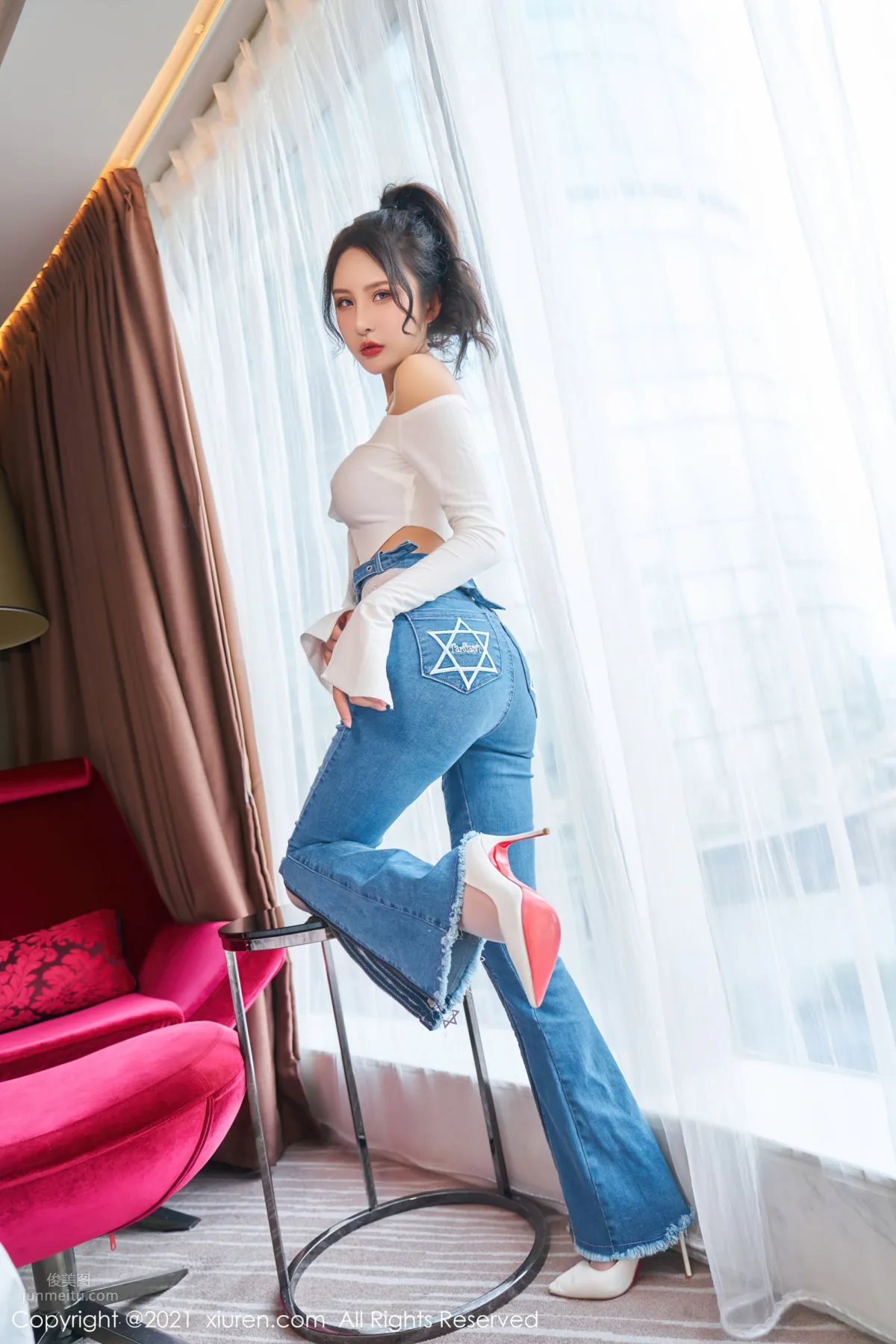 明豔動人Emily尹菲 獨特魅力的牛仔褲 7
