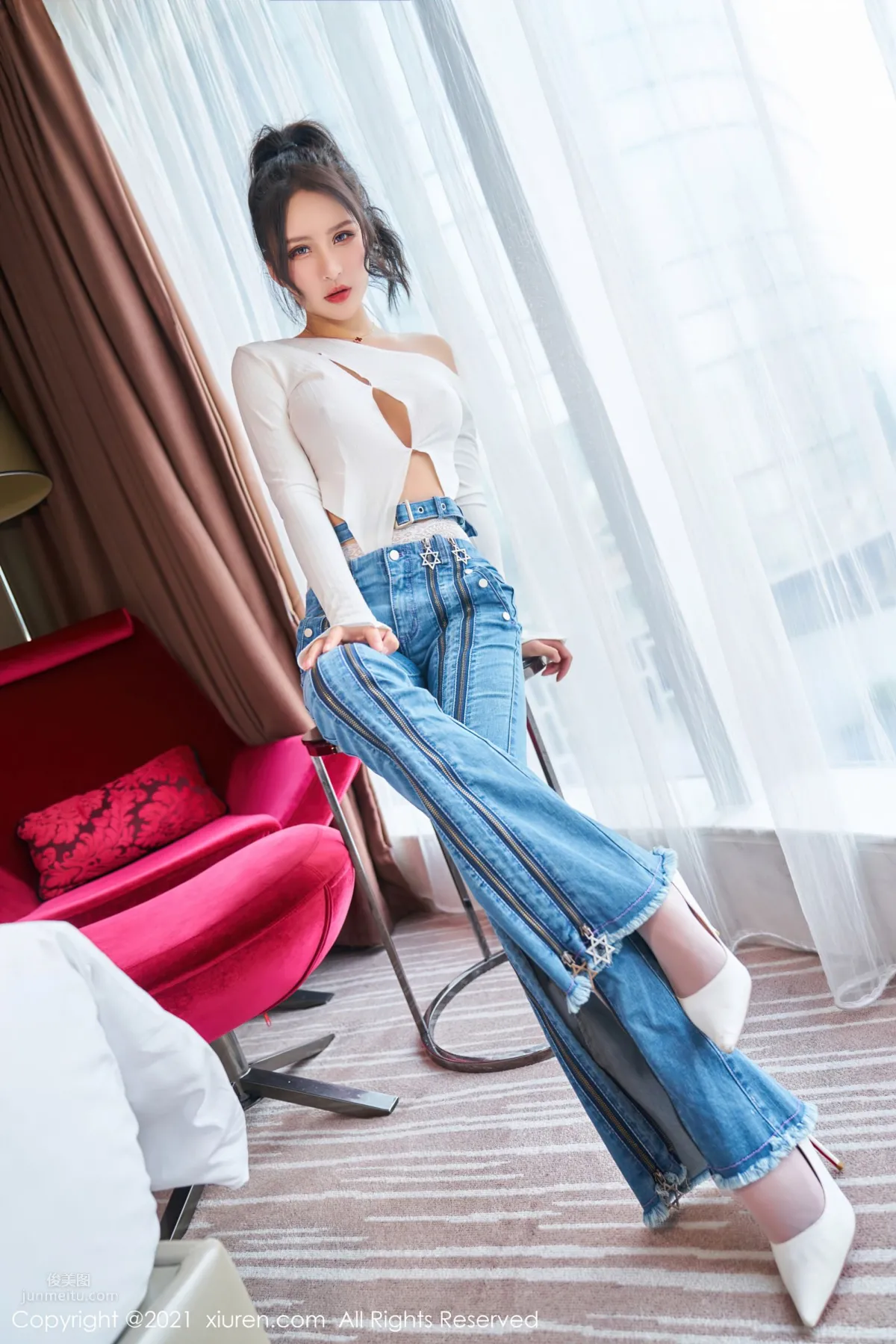 明豔動人Emily尹菲 獨特魅力的牛仔褲 6