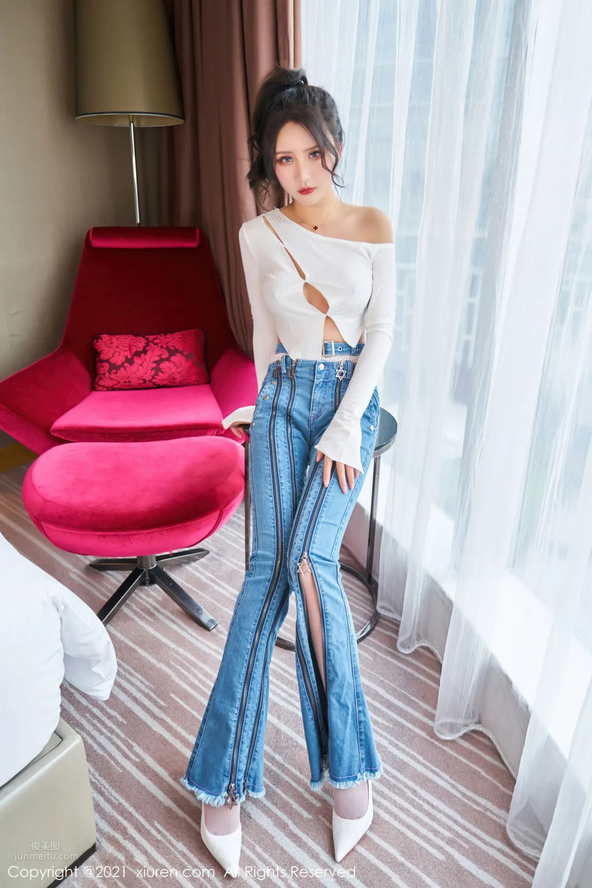 明豔動人Emily尹菲 獨特魅力的牛仔褲 4