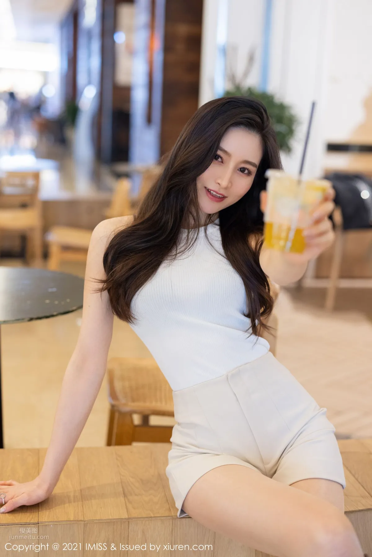 氣質美女Vanessa 優雅多姿的職場OL 34