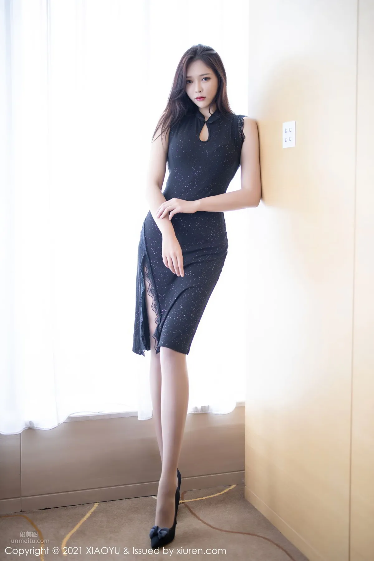 冷豔美人娜比 優雅多姿的禮裙