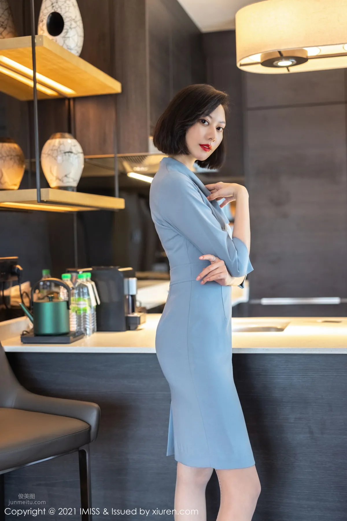氣質美女藝軒 婀娜典雅服飾 2