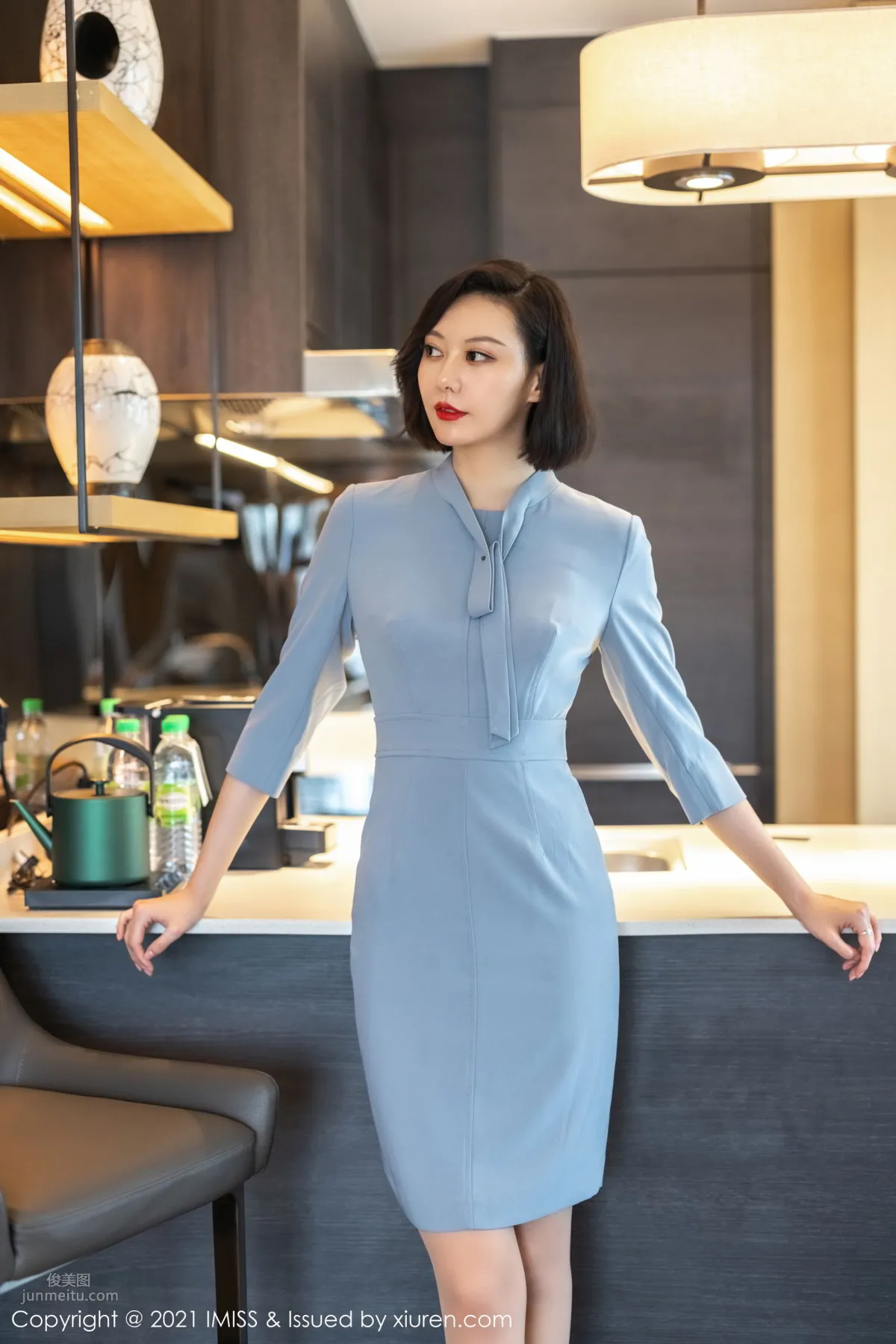 氣質美女藝軒 婀娜典雅服飾 45