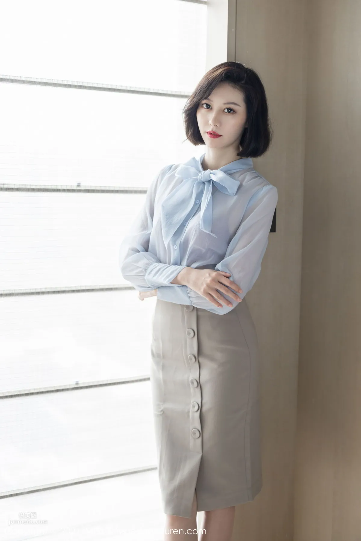 气质美女艺轩 暖色调的氛围_13