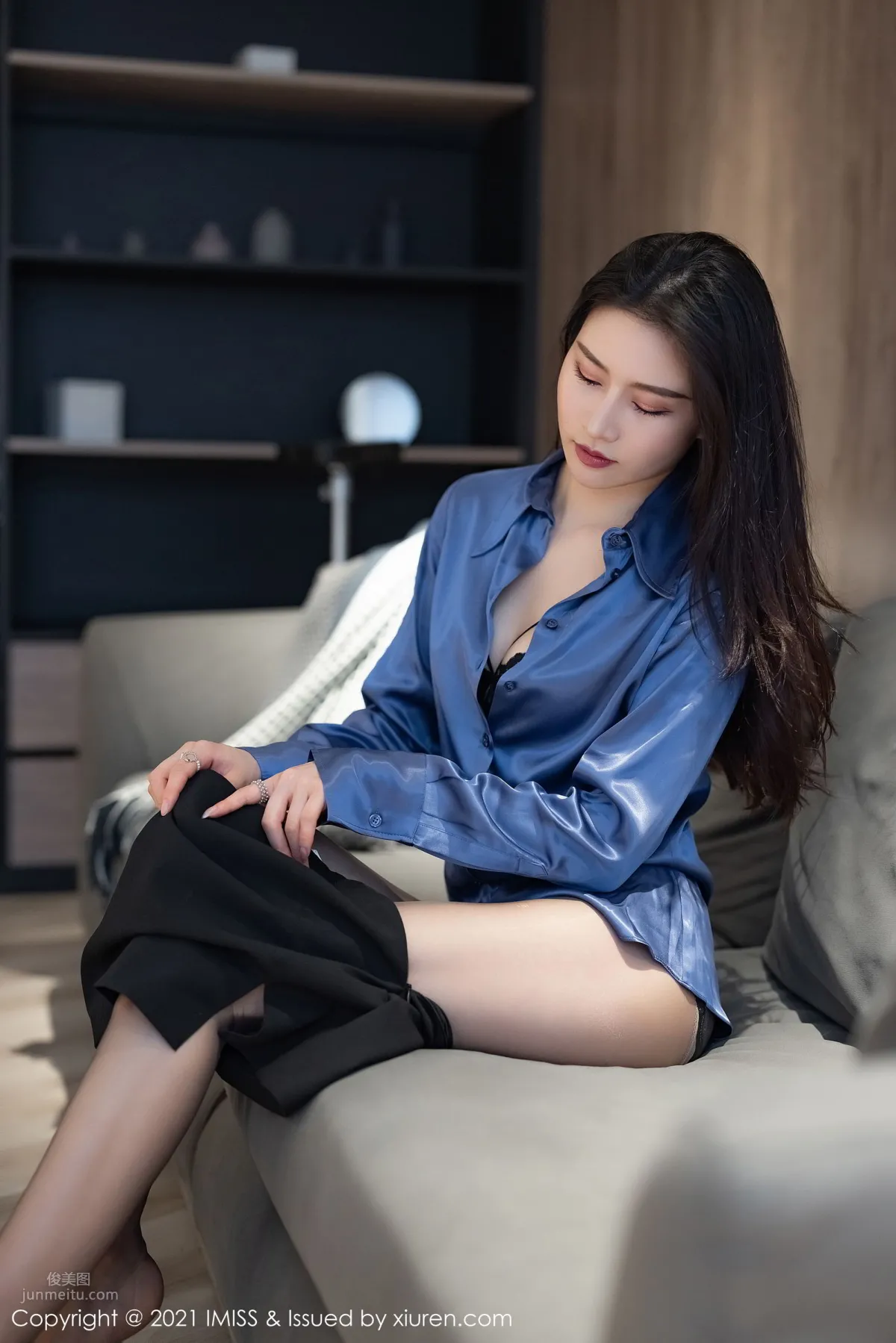 氣質美女Vanessa 華麗典雅的職場OL 25