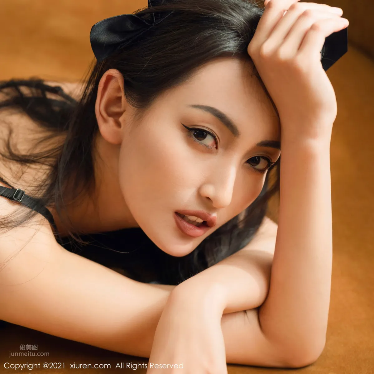 骨感美女陳舒羽 小野貓擁她入懷