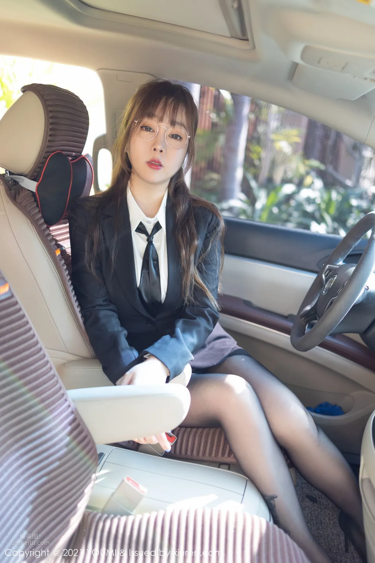 香車女郎王雨純 時尚動感眼鏡OL 6