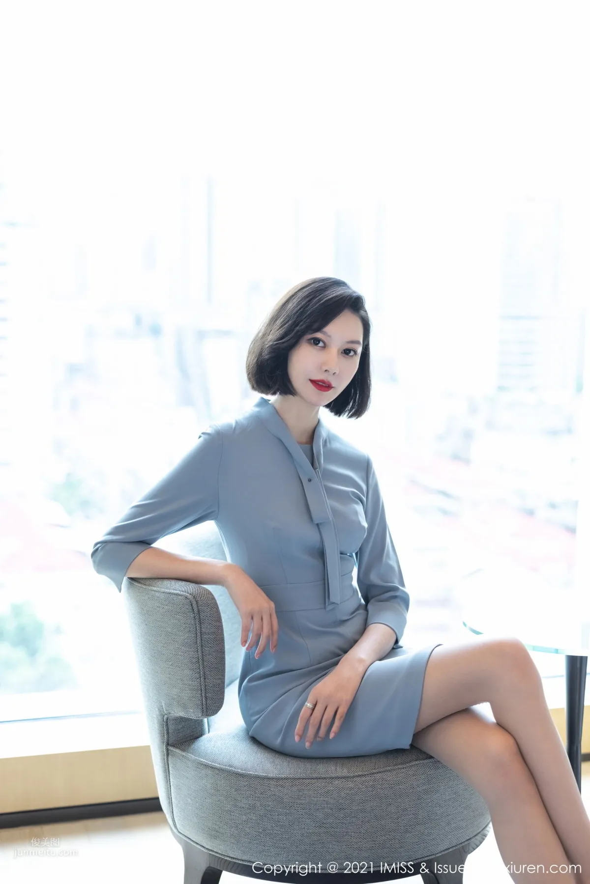 氣質美女藝軒 婀娜典雅服飾 5
