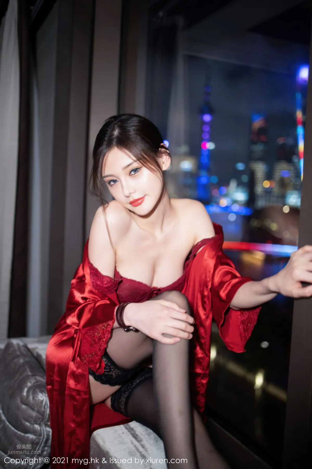 宅男女神小夕juju 經典猩紅的蕾絲 39