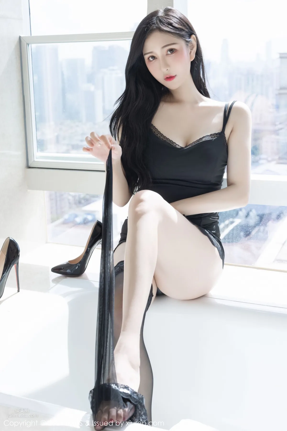氣質女神Lavinia肉肉 一襲動人的蕾絲吊襪 27