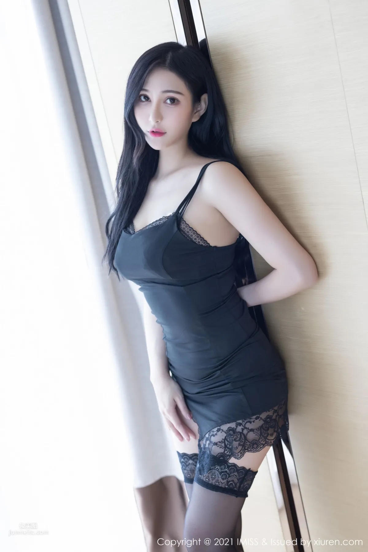氣質女神Lavinia肉肉 一襲動人的蕾絲吊襪 4