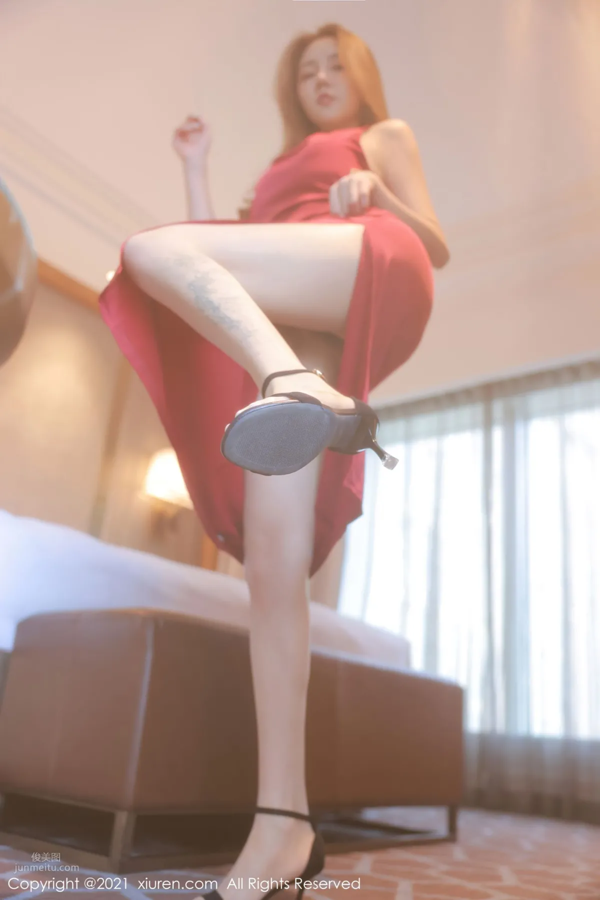 荷官女郎夏西CiCi 猩紅吊裙港風嬌媚 19