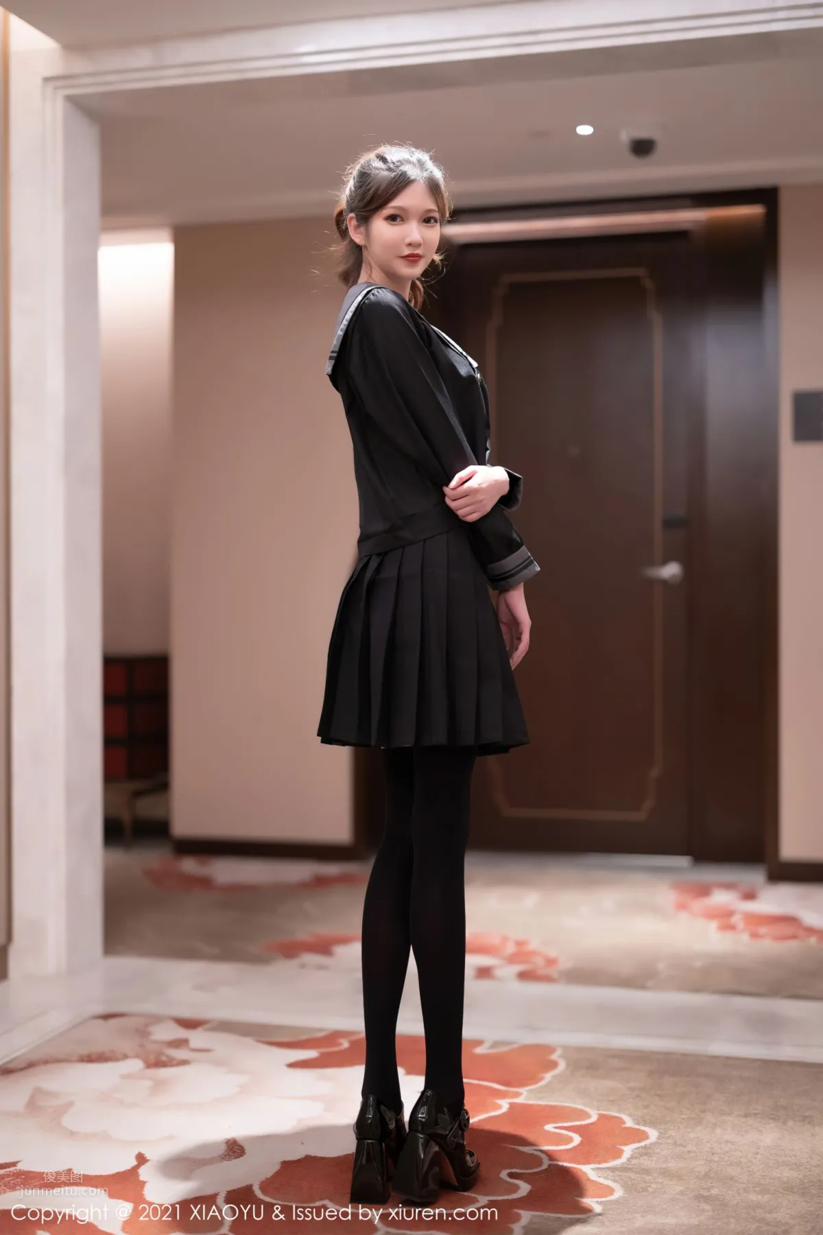 高挑模特程程程 典雅學院風制服 2