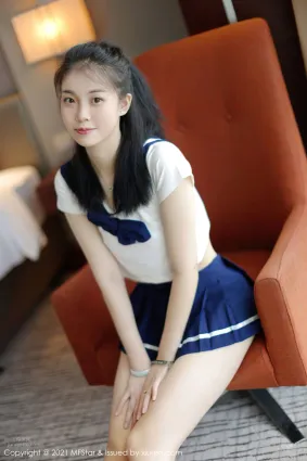 新人模特一顆甜蛋黃 JK制服系列很搭配