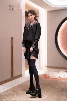 高挑模特程程程 典雅學院風制服
