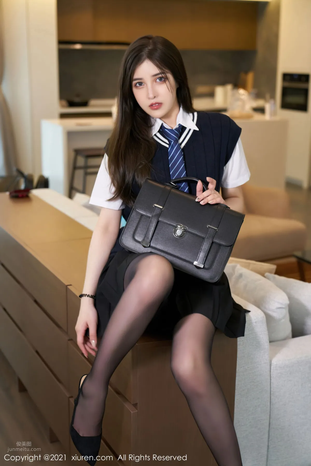 豐滿姐姐韓靜安 清純風格學院制服 9