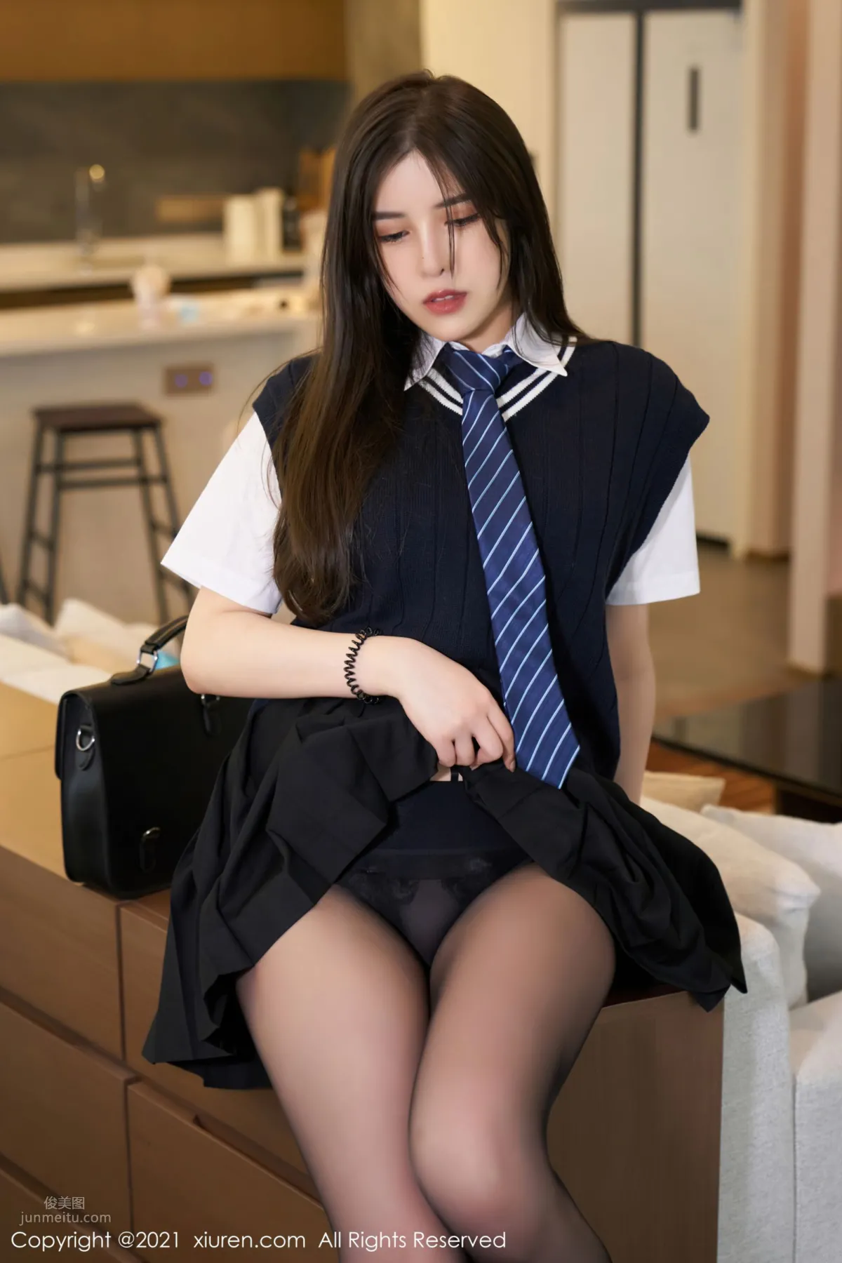 豐滿姐姐韓靜安 清純風格學院制服 2