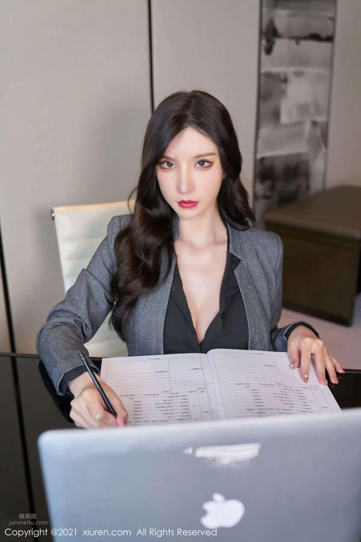 王牌銷售周于希 展示她的過人技巧 17