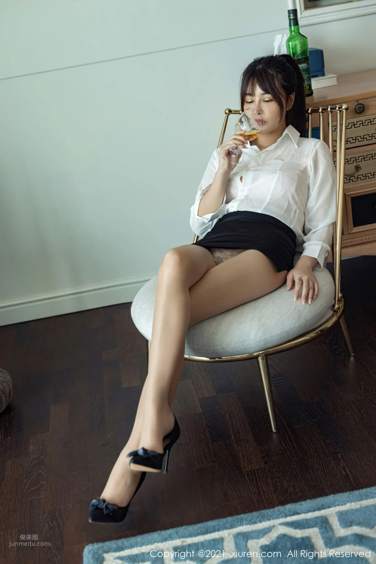 豐滿妹子萌奈子 動人職業OL系列 6