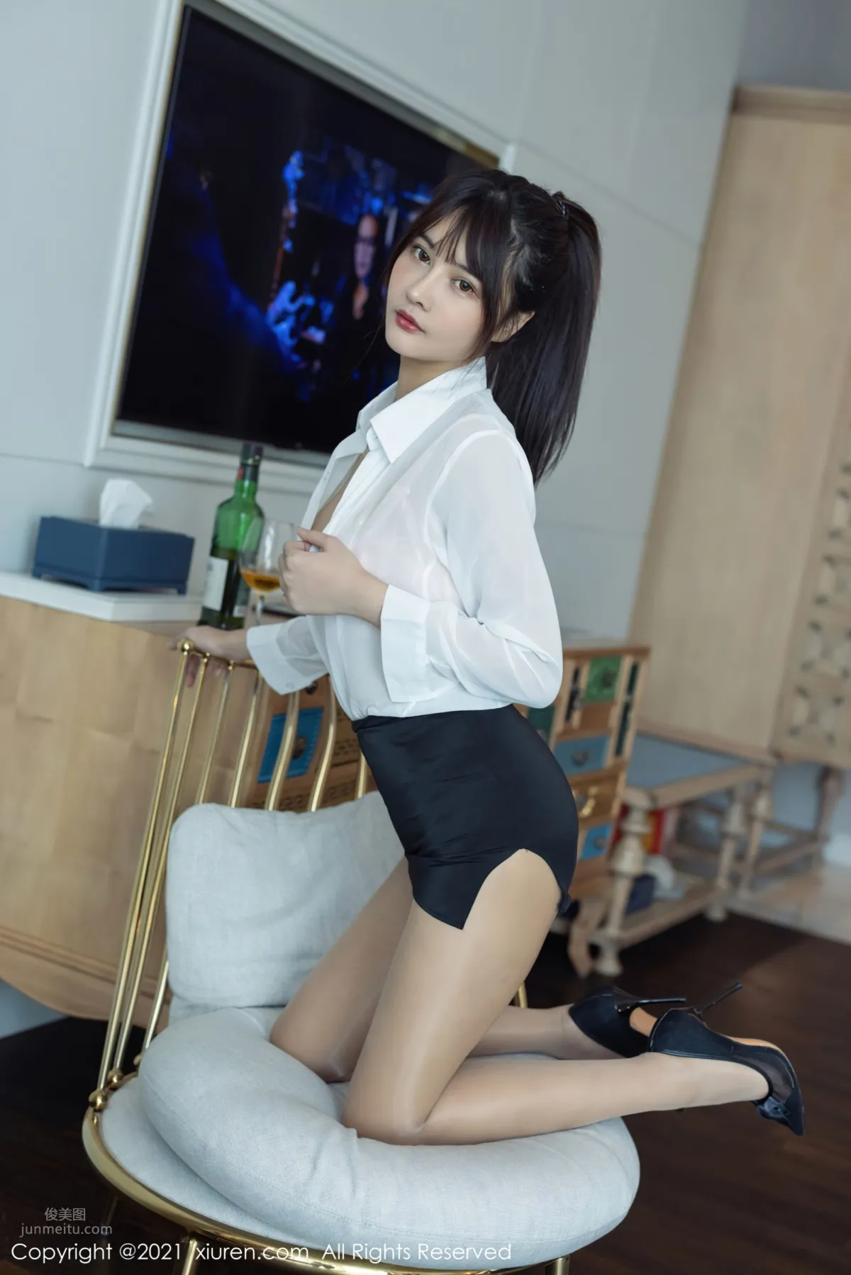 豐滿妹子萌奈子 動人職業OL系列 14