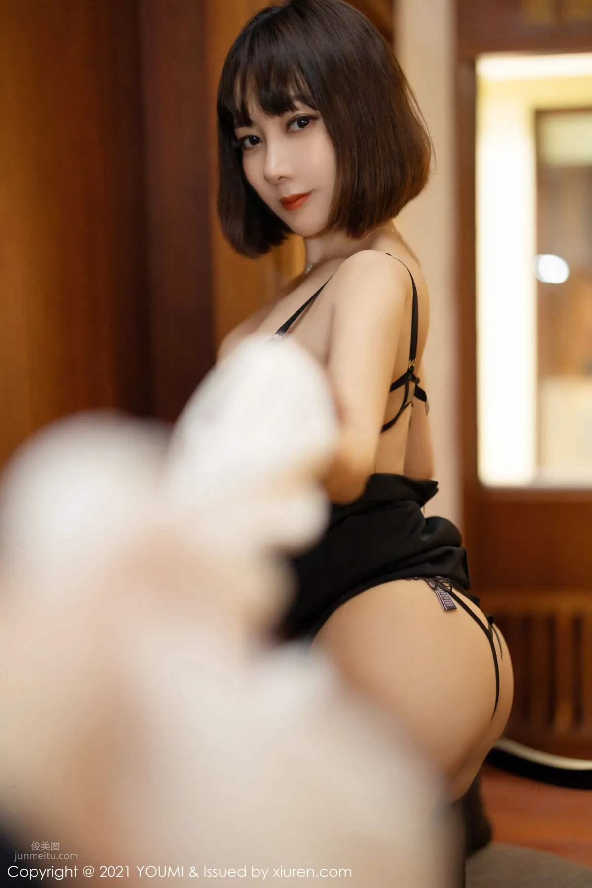 短發禦姐果兒Victoria 一次重要的合同簽訂 46