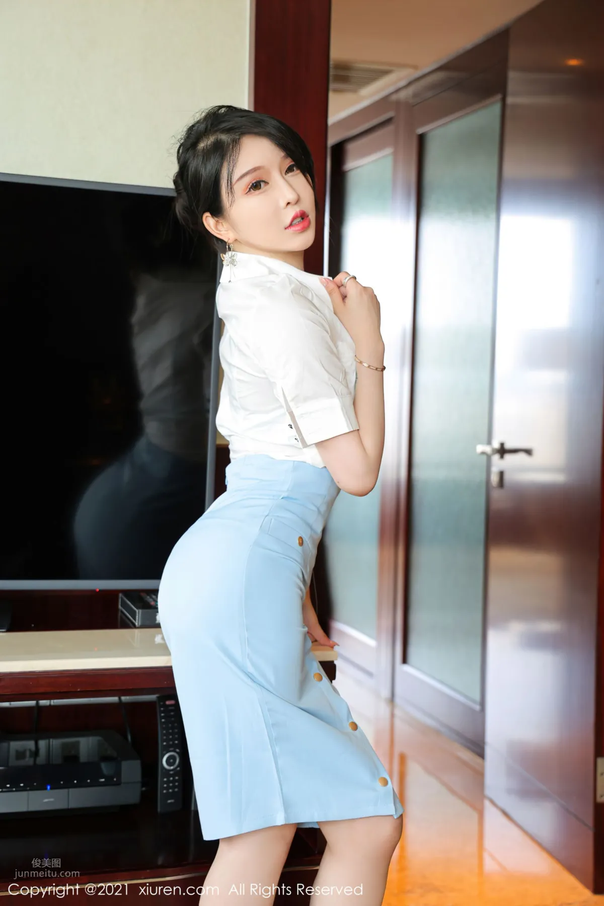 宅男女神玉兔miki 經典的職業裝OL 3