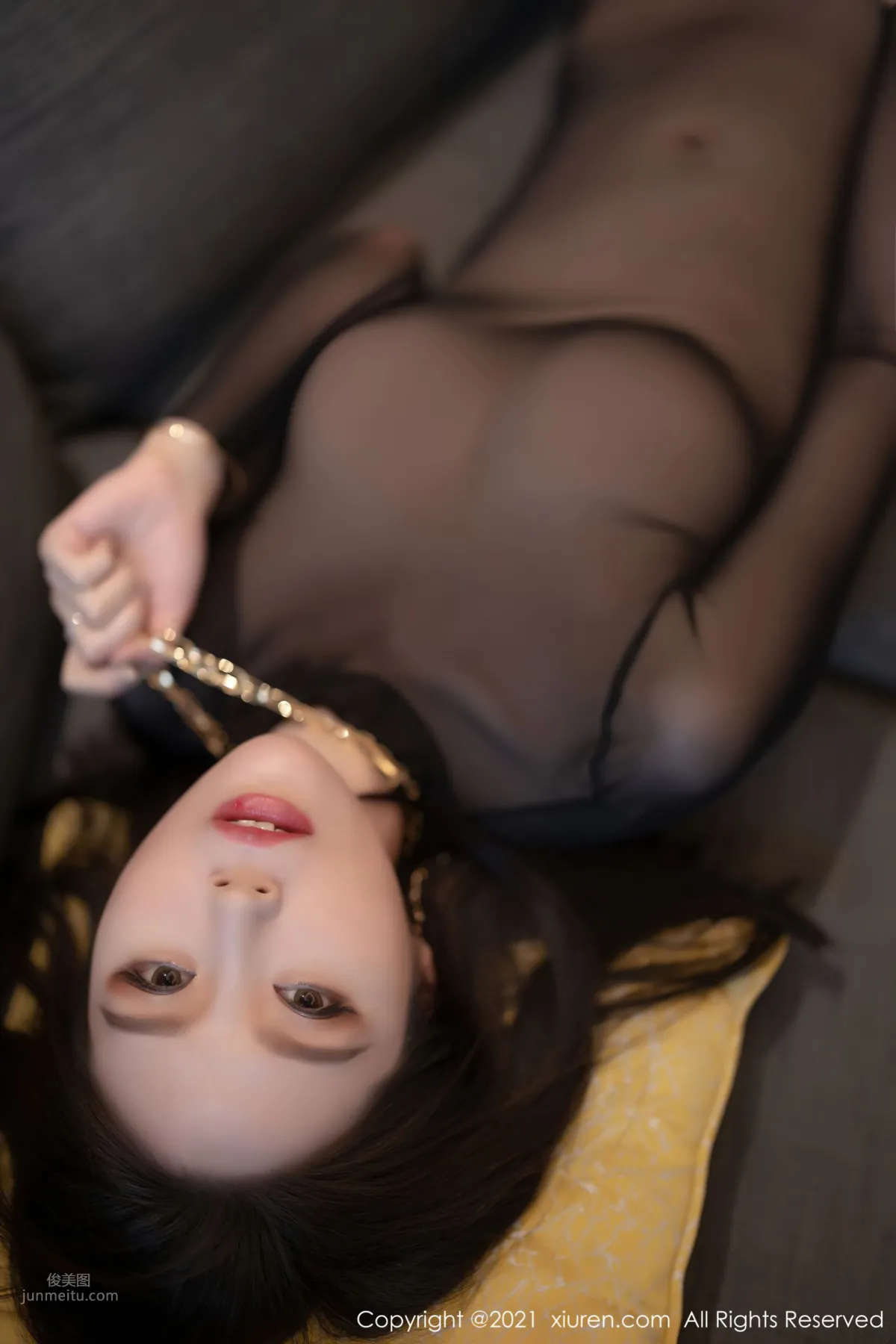 气质女神梦心月 轻薄的黑丝服饰_48