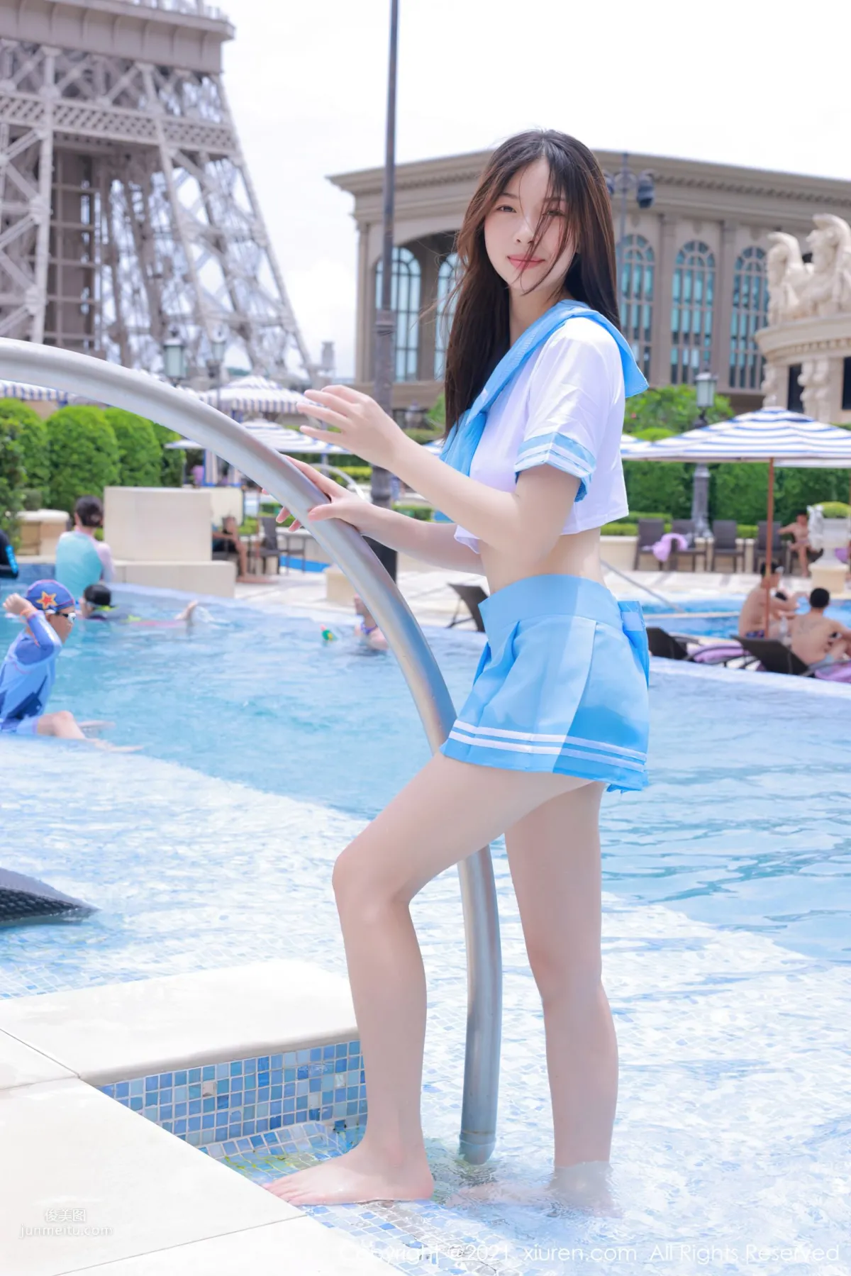 養眼妹子明日花桃桃 水手服室外泳池系列 14