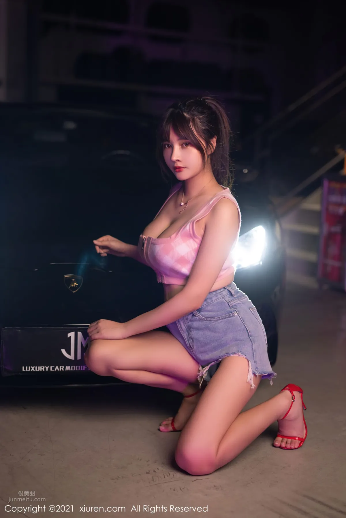 豐滿妹子萌奈子 香車與美人的視覺 14