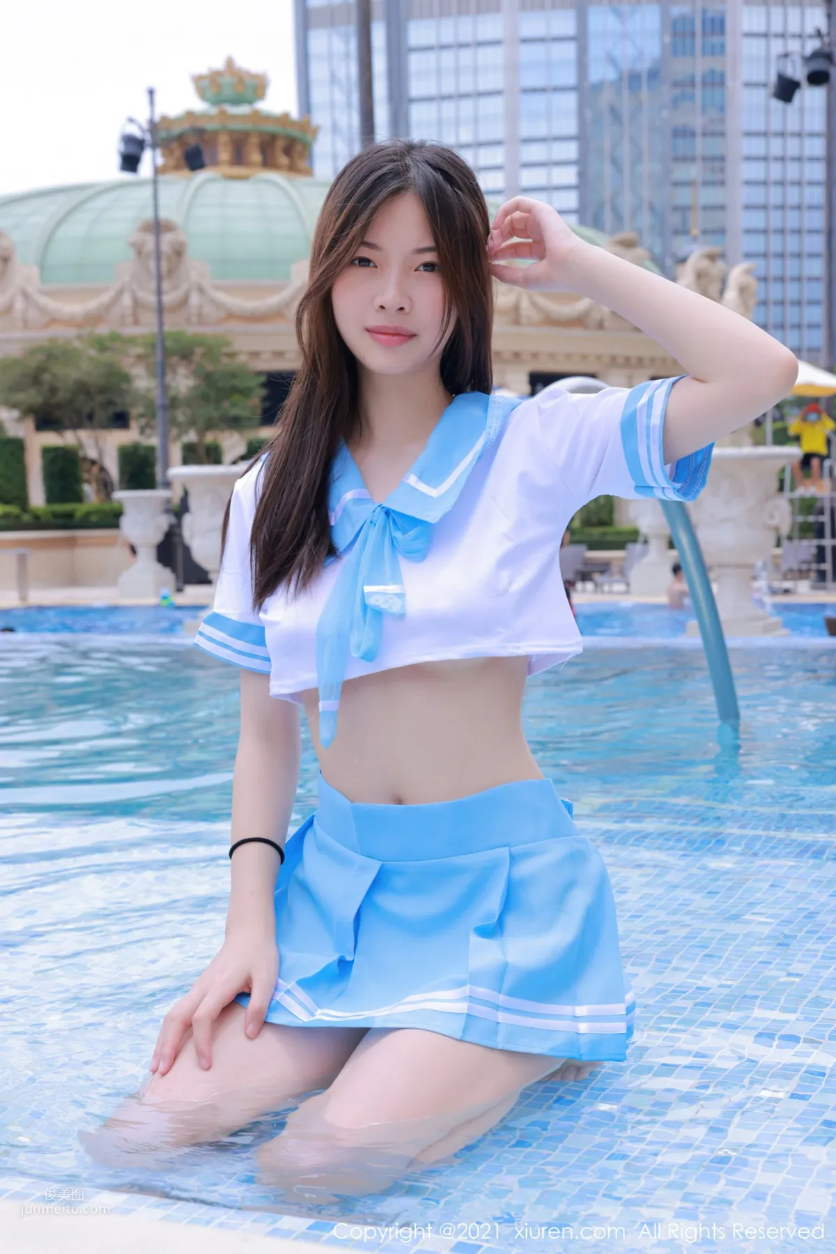 養眼妹子明日花桃桃 水手服室外泳池系列 7