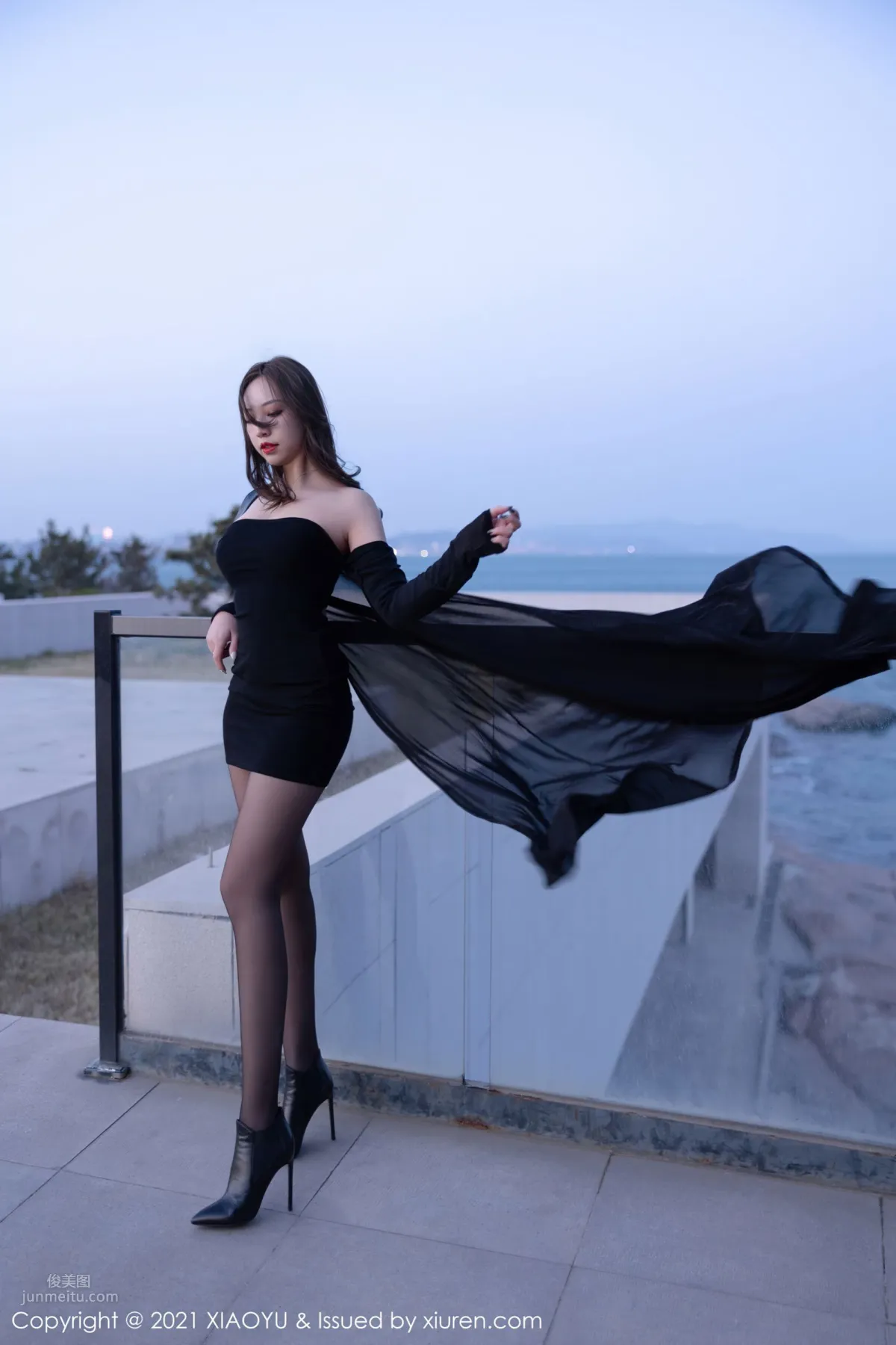 冷豔女神鄭穎姗 魅惑的黑色服飾 8