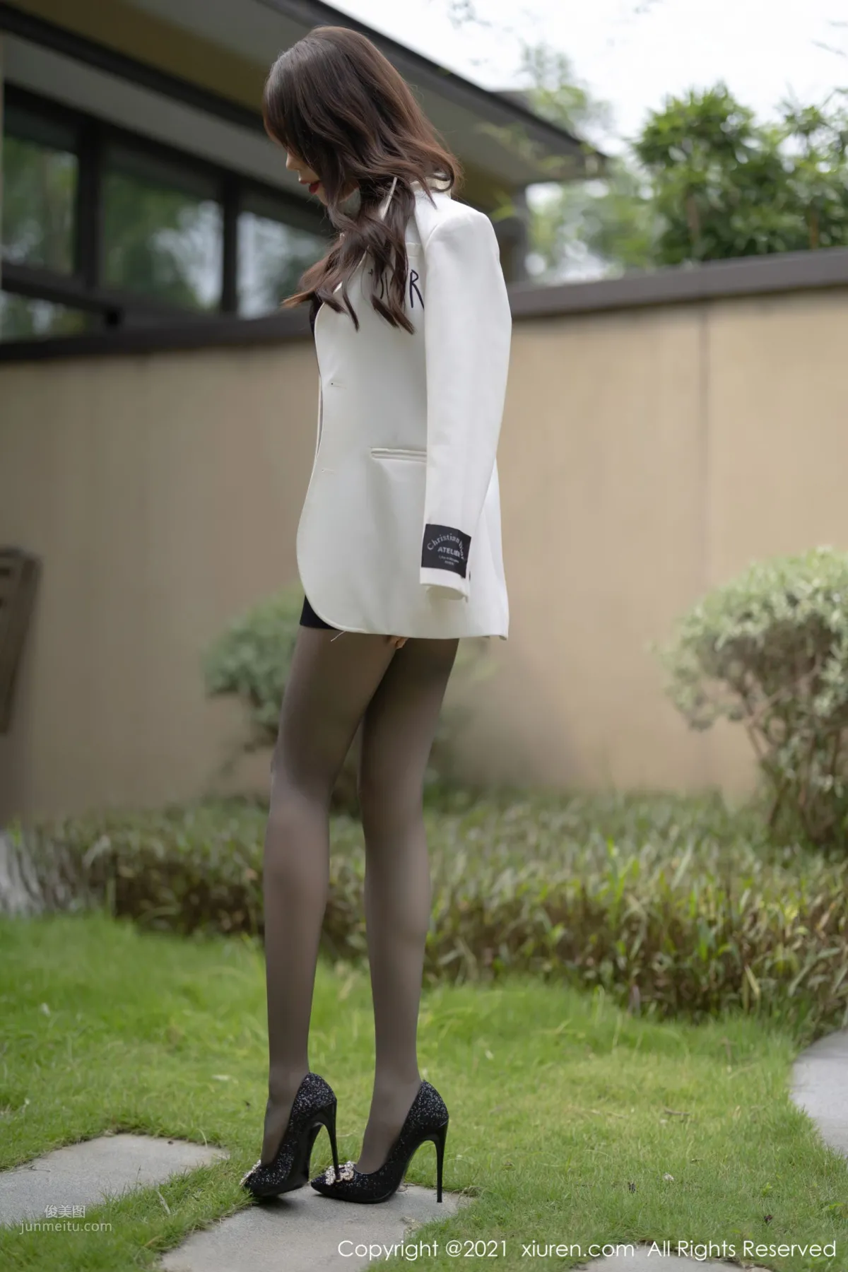全民女神芝芝Booty 典雅多姿的吊裙 3