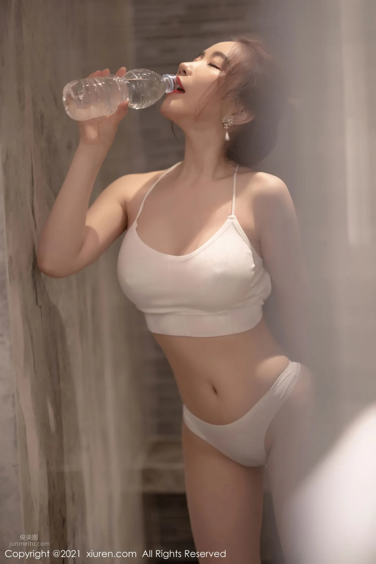 宅男女神绯月櫻 緊身的服飾與吊帶 22