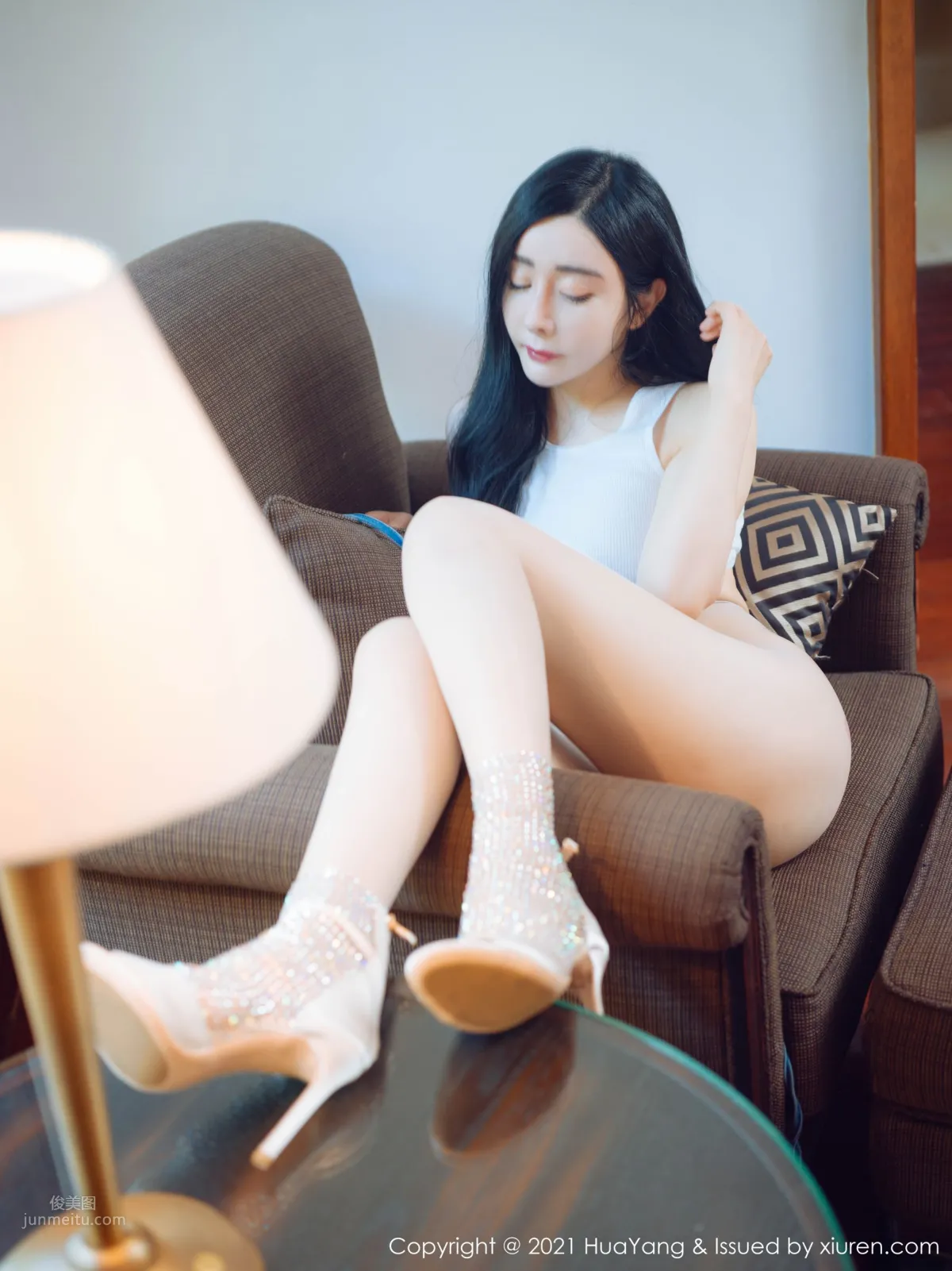 允薾的三亚旅拍 明艳动人的服饰_42