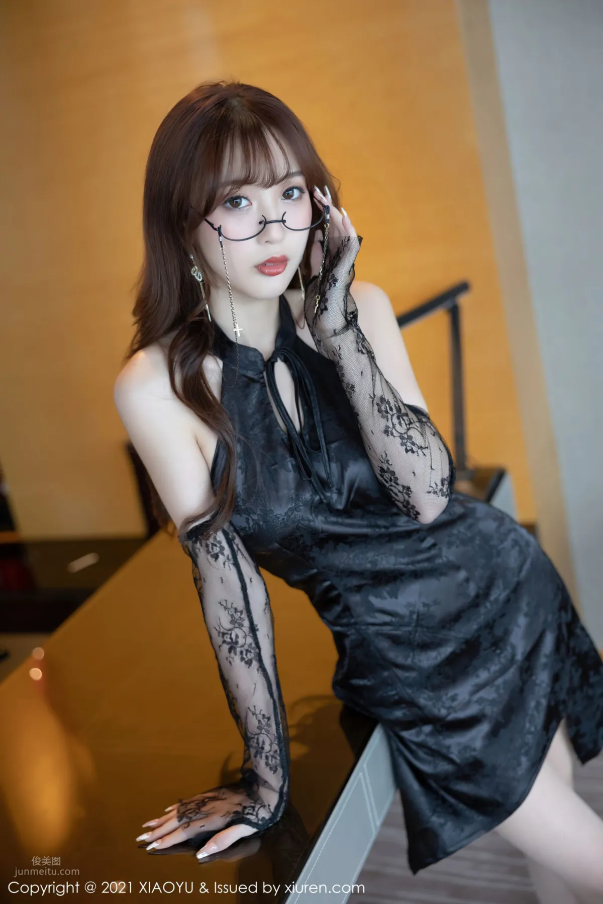 新人模特林星闌 眼鏡OL與典雅服飾 7