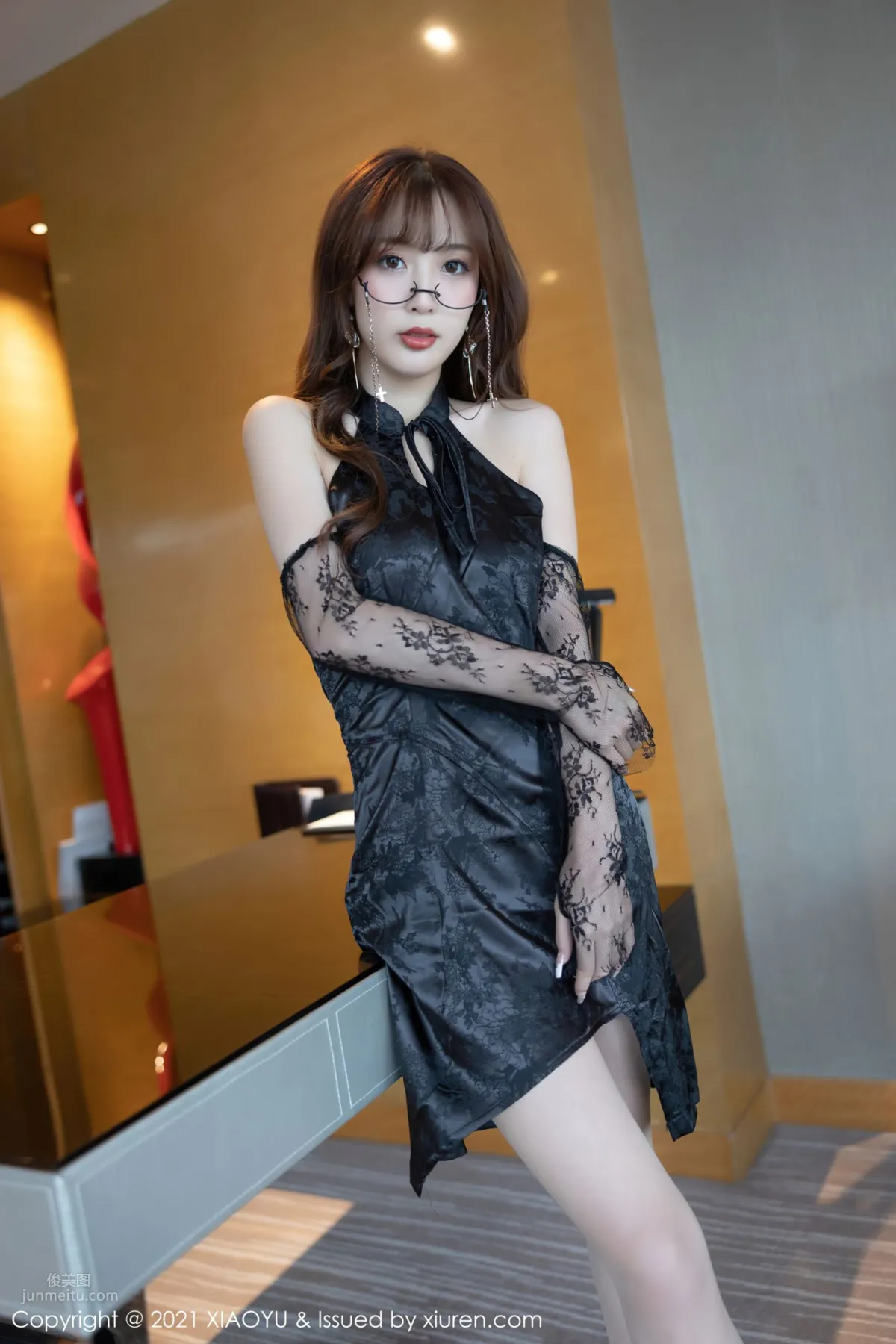 新人模特林星闌 眼鏡OL與典雅服飾 4