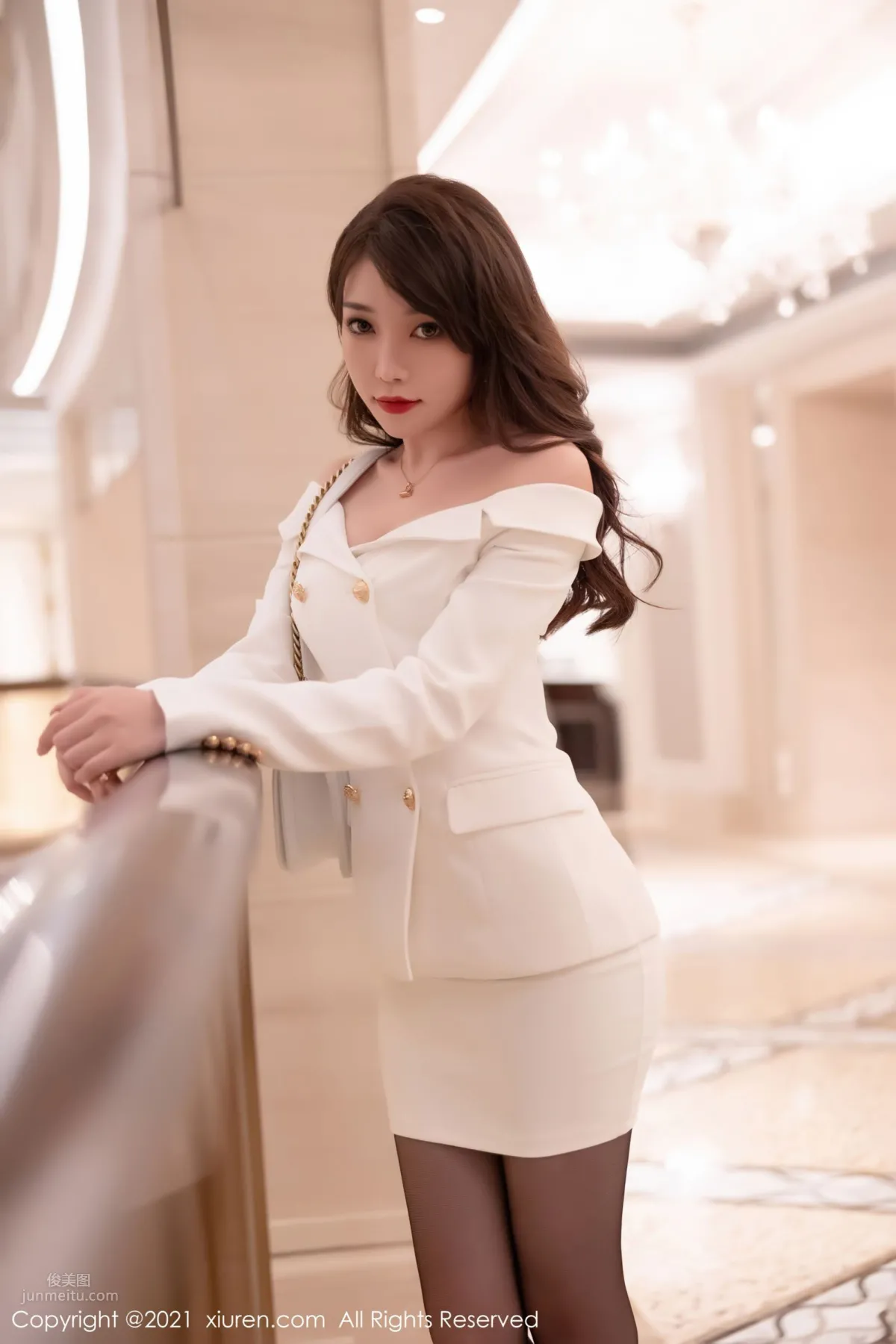 [XiuRen] 2021.11.04 No.4169 芝芝Booty 2
