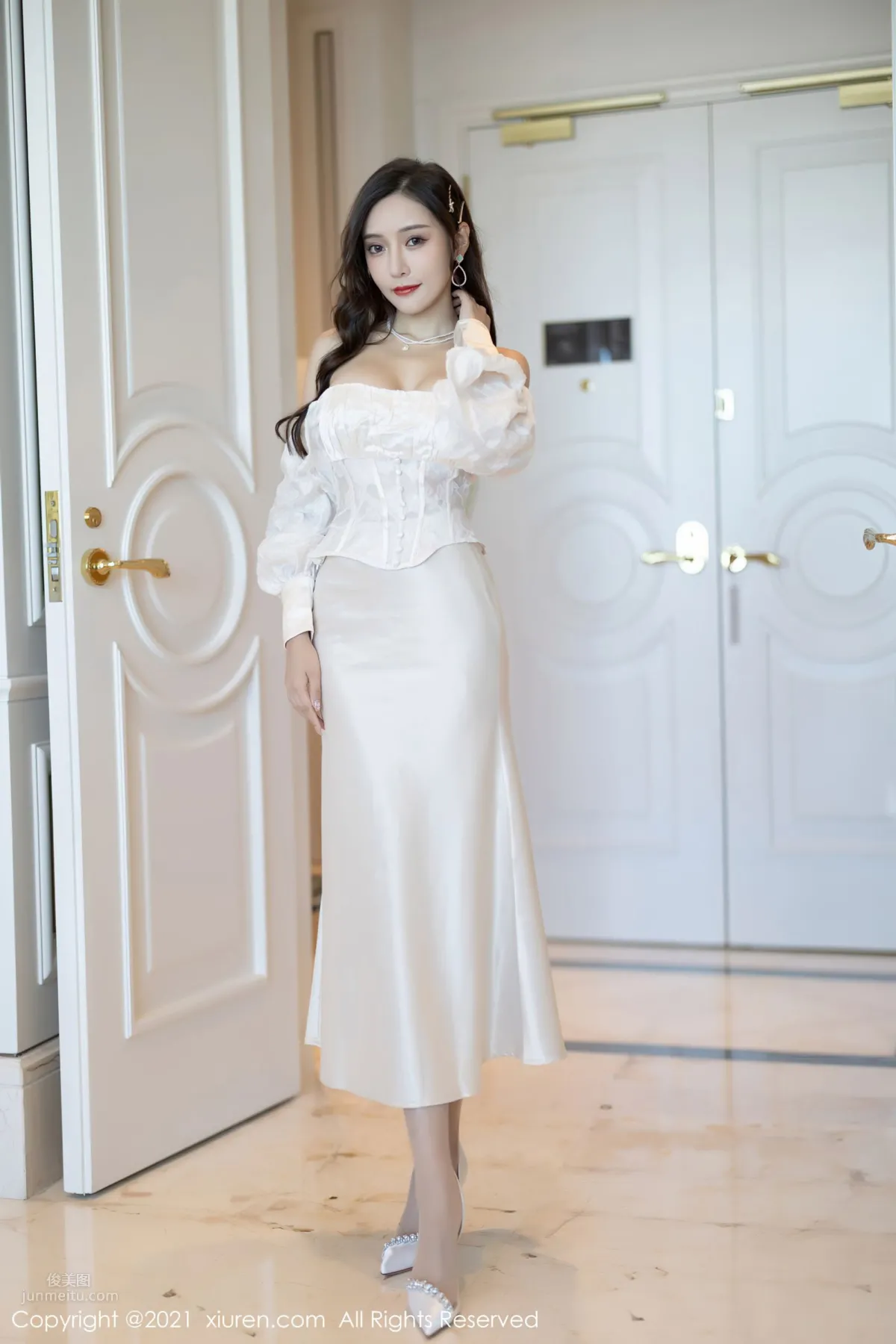 [XiuRen] 2021.10.28 No.4136 王馨瑶yanni_1