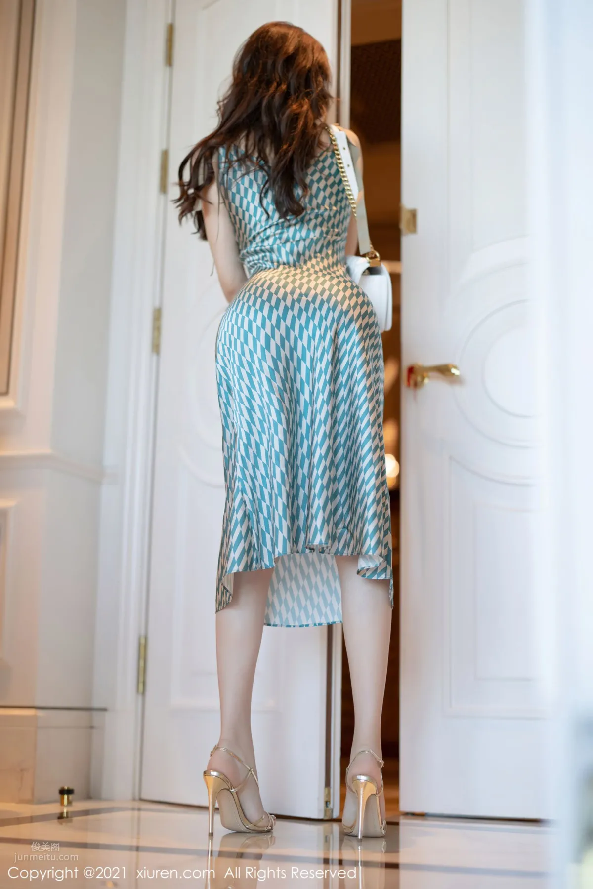 [XiuRen] 2021.10.14 No.4069 芝芝Booty 3