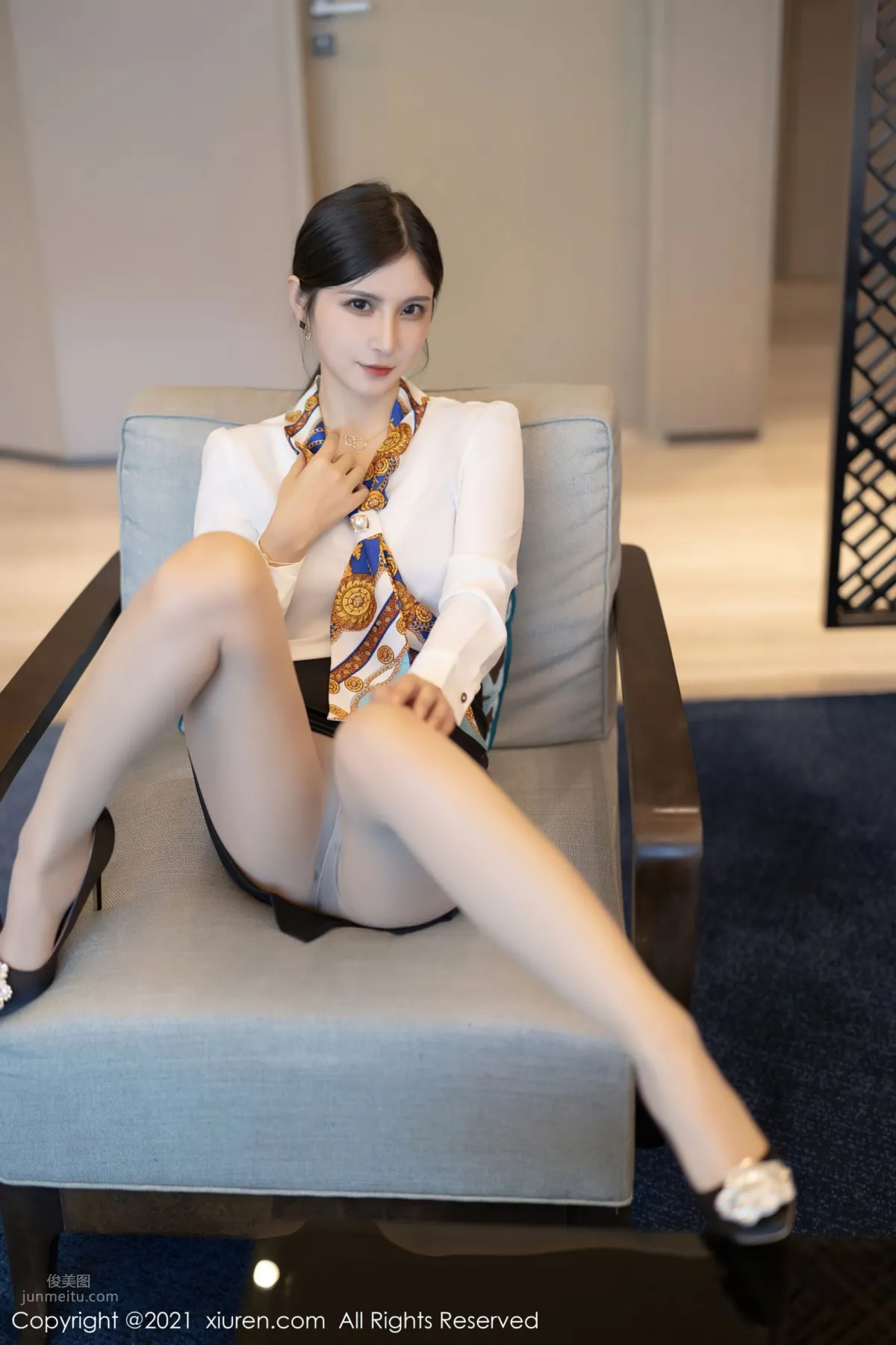 小蠻妖深圳旅拍 優雅華麗的制服 22