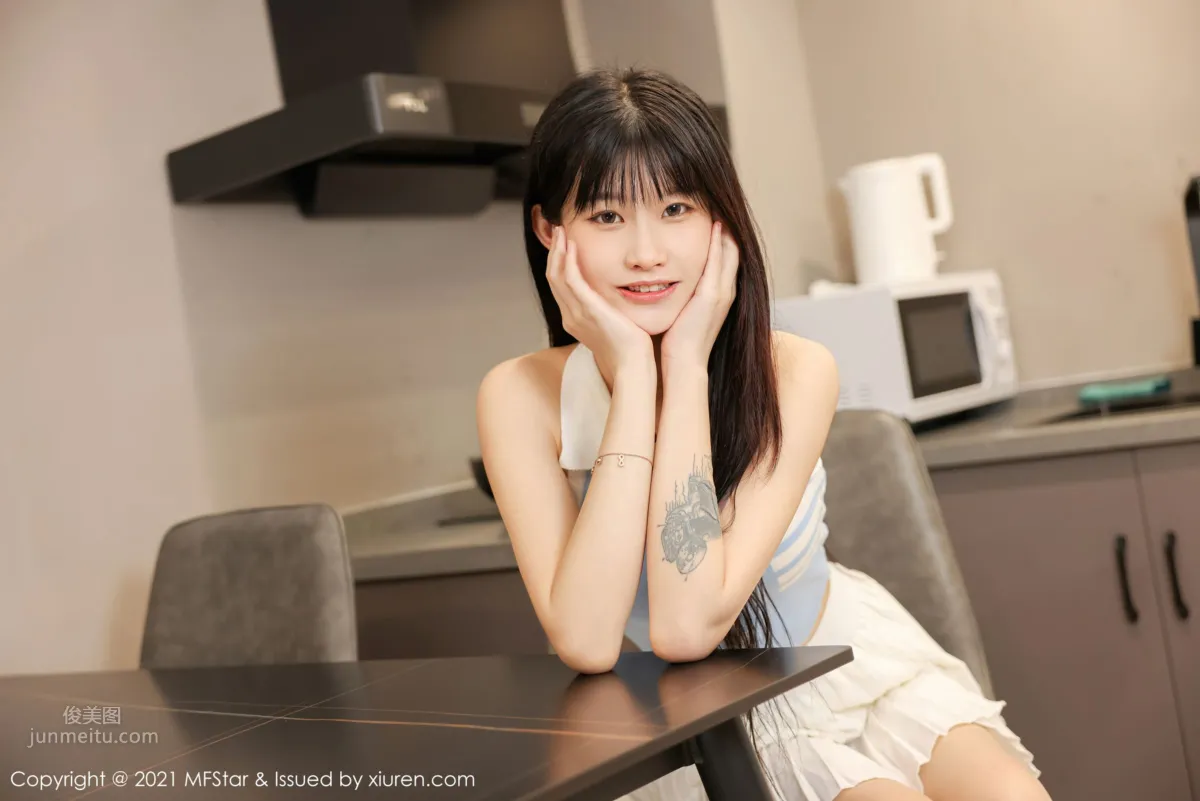 新人模特77qiqi 長相清純甜美 12