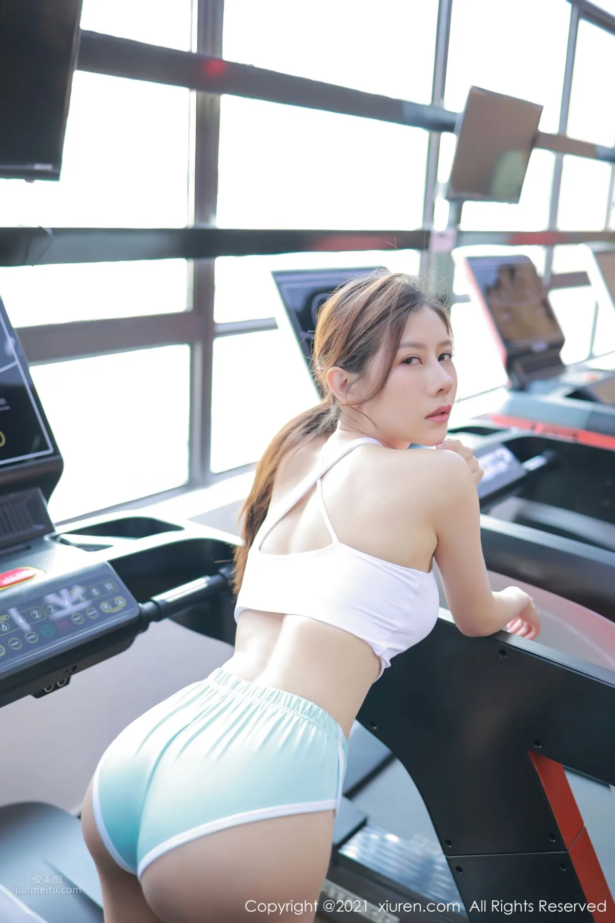 養眼美女尹甜甜 真實的健身房 9