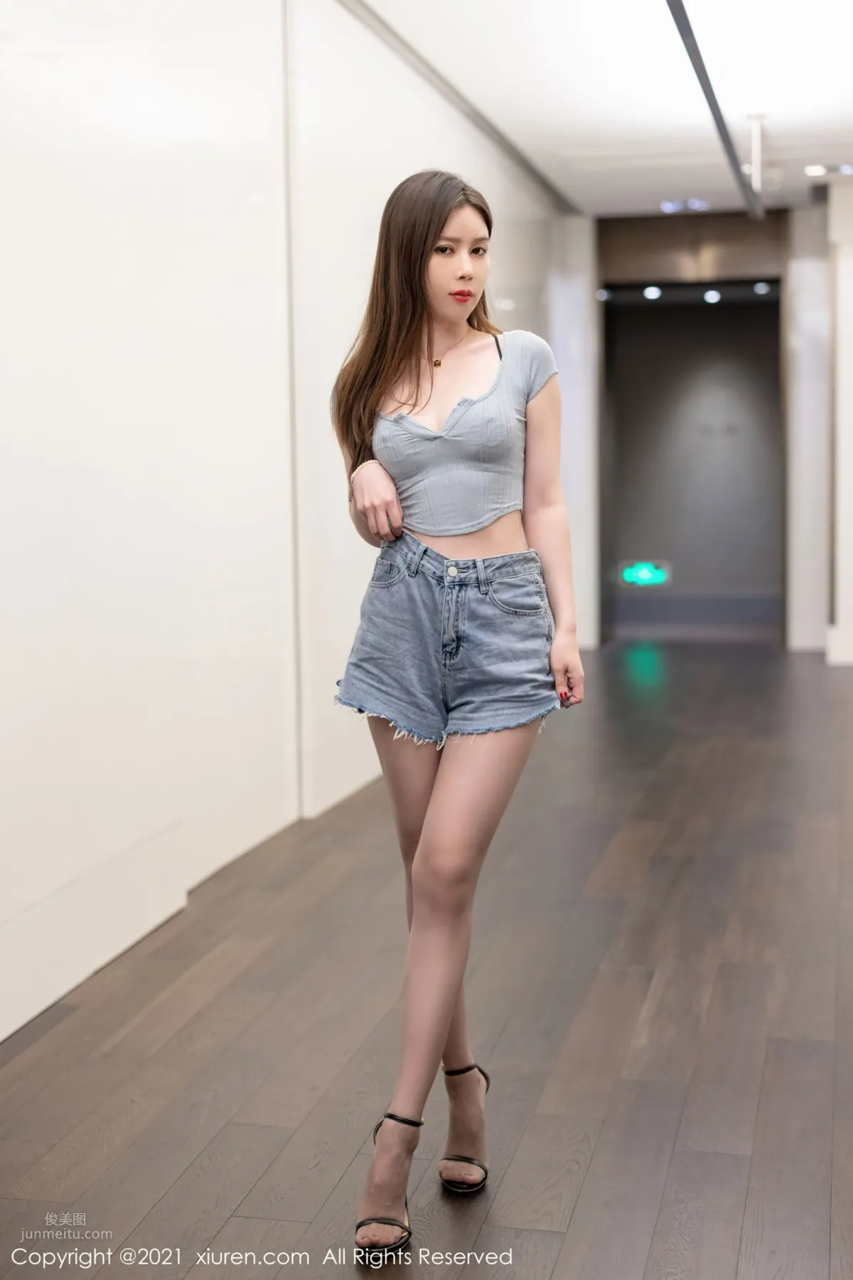 輕熟美人吳雪瑤 超A的牛仔短褲 2