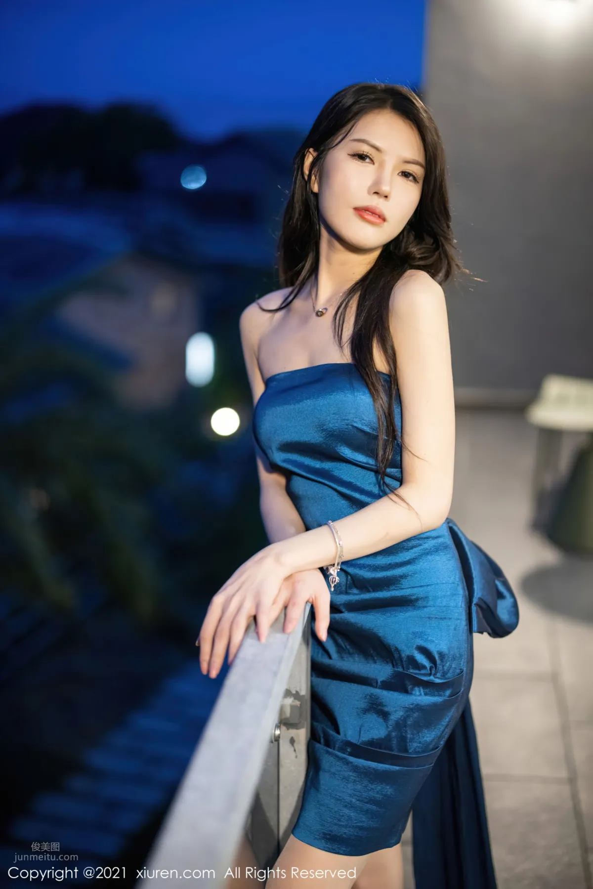 新人模特媛媛醬 深藍色典雅禮服 9