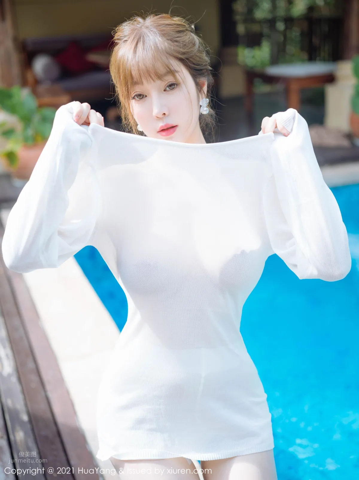 成熟女神王雨純 潔白輕盈的毛衣 3